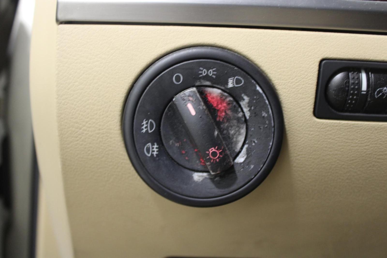 Volkswagen Touareg 2004 — photo 19