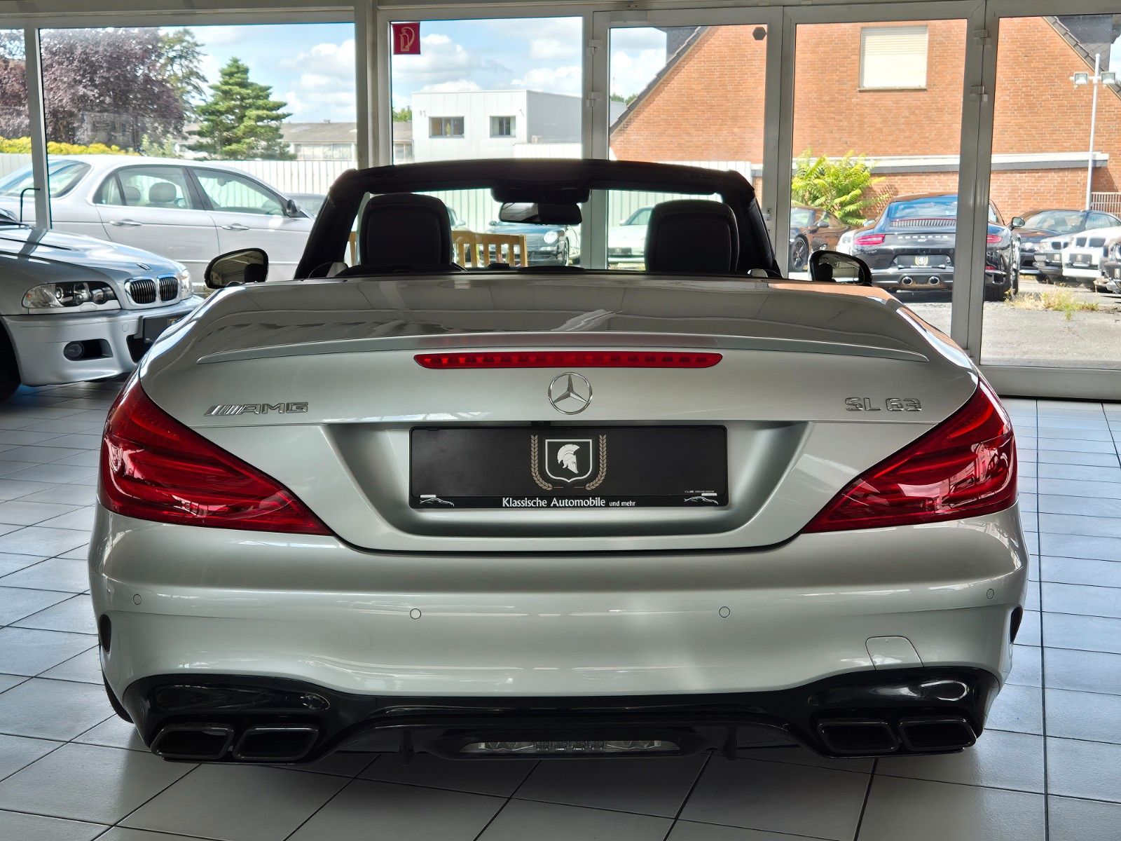 Fahrzeugabbildung Mercedes-Benz SL 63 AMG/Dt./AMG Driver/H&K/Pan./Massage/1A