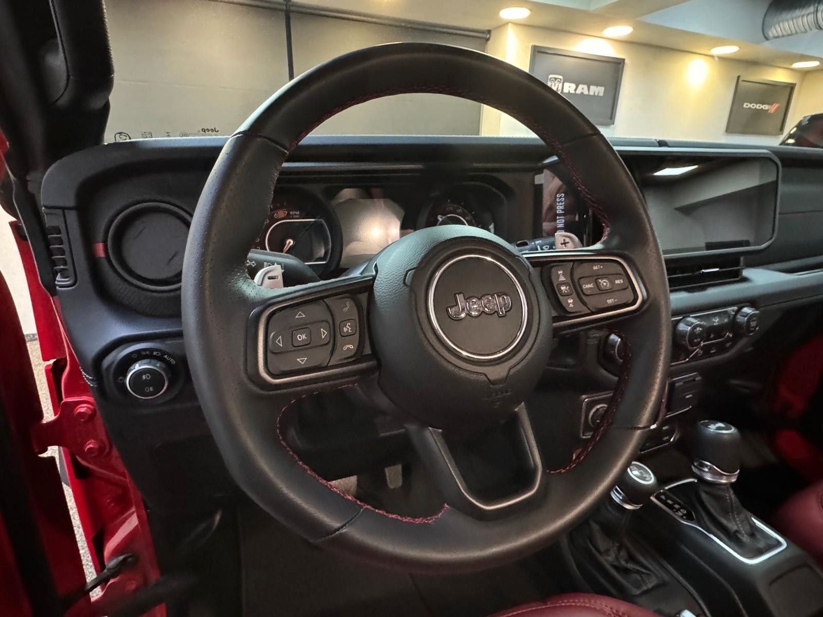 Fahrzeugabbildung Jeep RUBICON 392-6.4L HEMI V8-RECON 35"-STEEL BUMPER