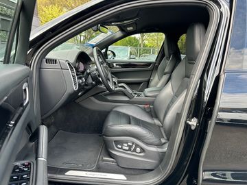 Porsche Cayenne - 10