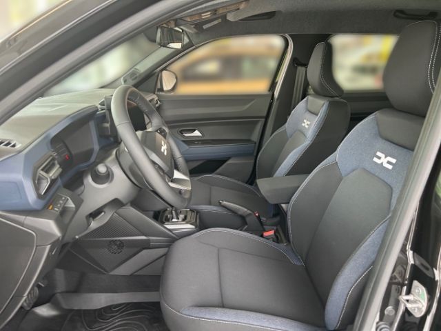 Fahrzeugabbildung Dacia Duster Expression HYBRID 140 Vordersitze beheizb