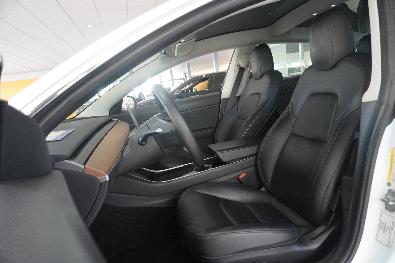 Fahrzeugabbildung Tesla Model 3 LONGRANGE DUAL-MOTOR NAVI/KAMERA/SH/PANO