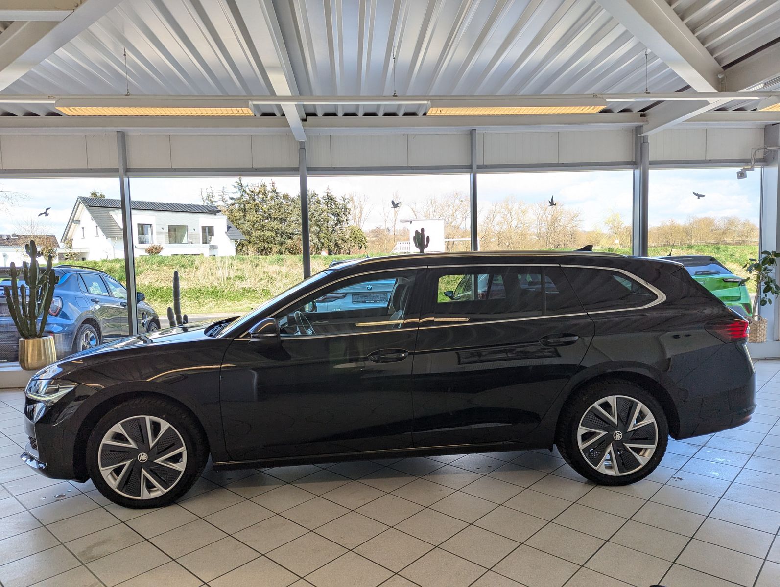 Fahrzeugabbildung SKODA Superb 2.0 TDI 4x4 Selection Matrix AHK 5J Garan