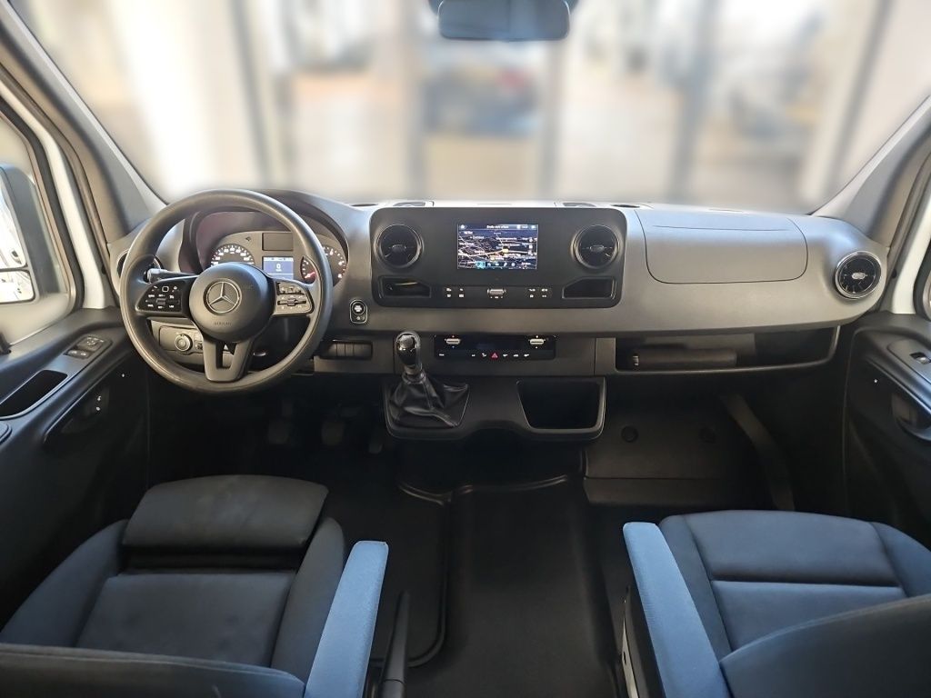 Fahrzeugabbildung Mercedes-Benz Sprinter 317 Kombi L2H2 Mobility Rollstuhl Lift