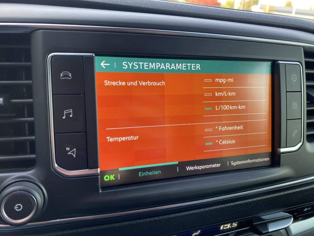 Fahrzeugabbildung Citroën Spacetourer M 2.0 BlueHDi 150 Rip Curl *8-Sitzer