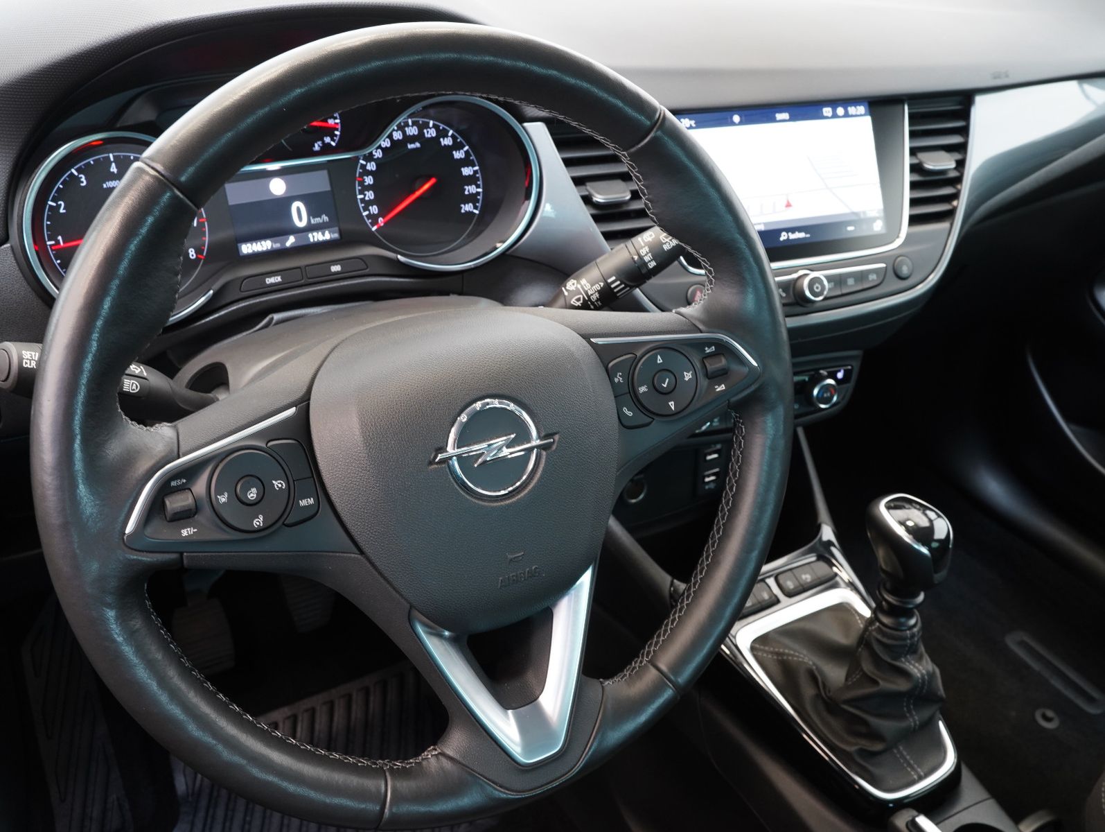 Fahrzeugabbildung Opel Crossland (X) 1.2 Turbo Elegance LED/NAVI/KAMERA