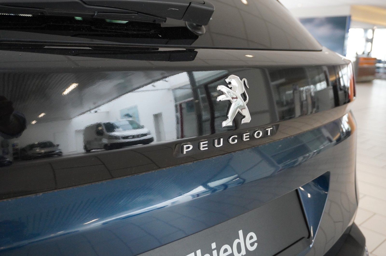 Fahrzeugabbildung Peugeot 3008 1.2T ALLURE PACK NAVI/LED/KAMERA/SH/SPORT