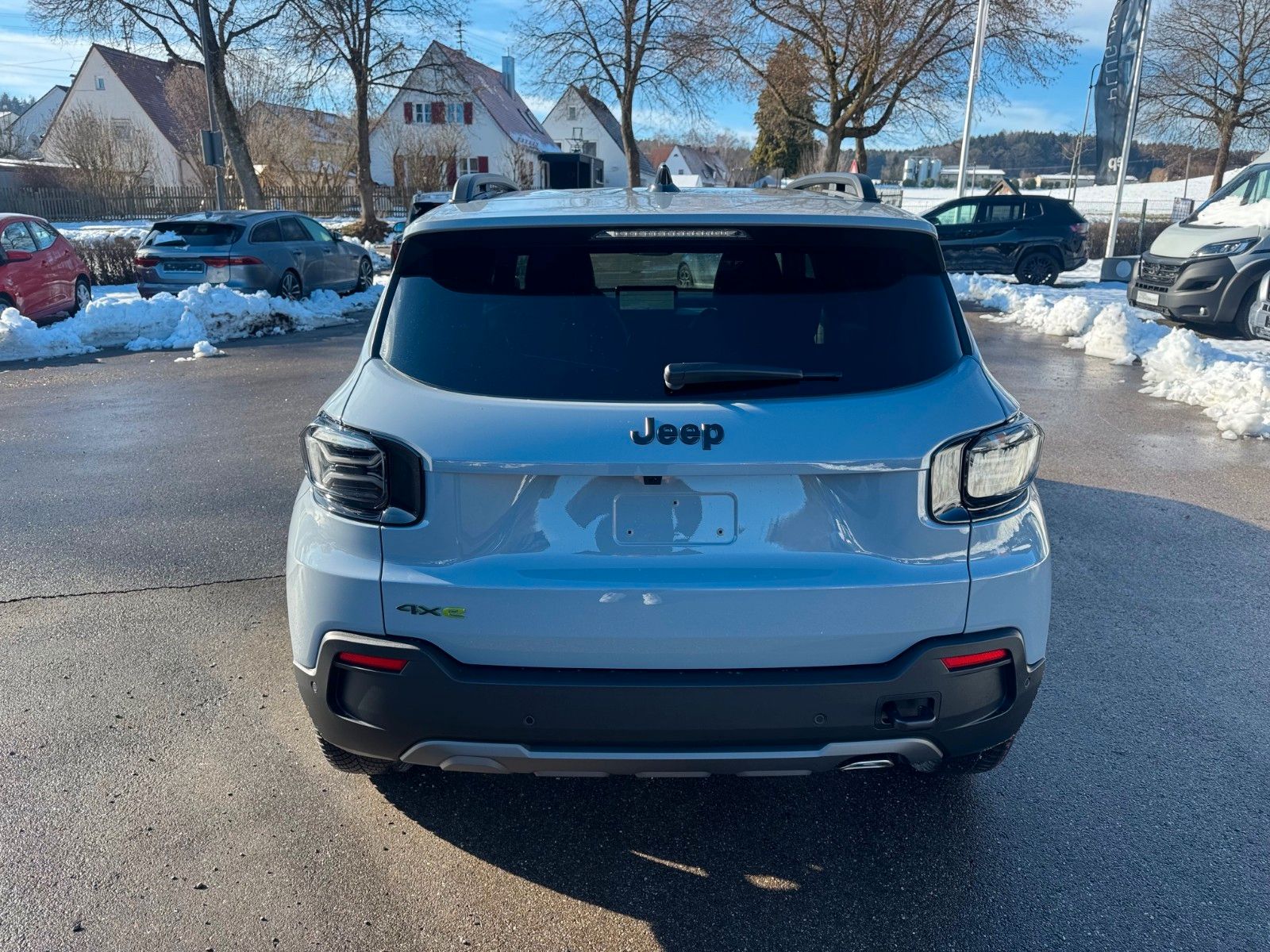 Fahrzeugabbildung Jeep Avenger Sitzheizung LED PDC adap. Tempomat