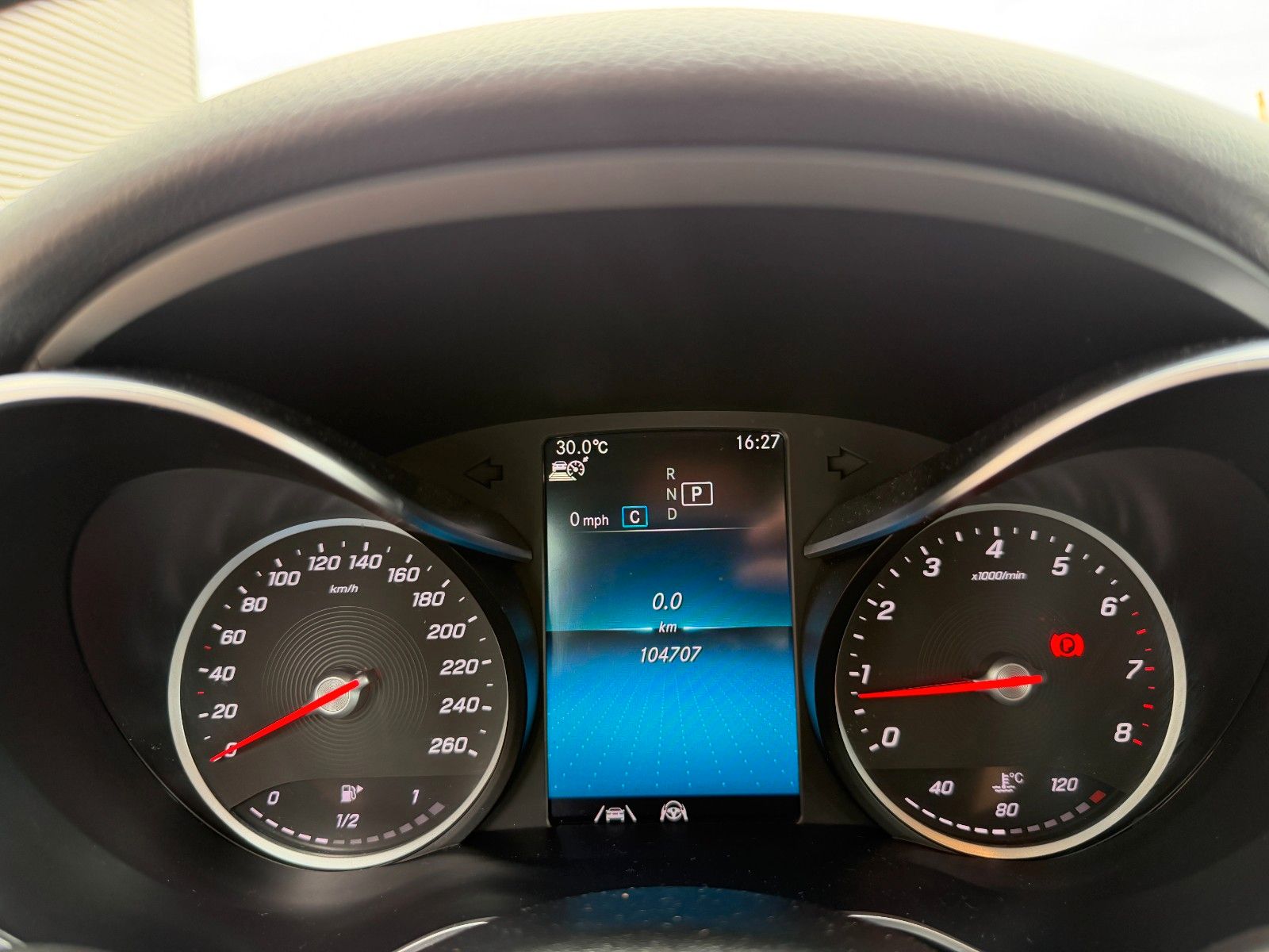Fahrzeugabbildung Mercedes-Benz C 180 T Avantgarde MBEAM+Distr+R-Kamera+LenkAssi