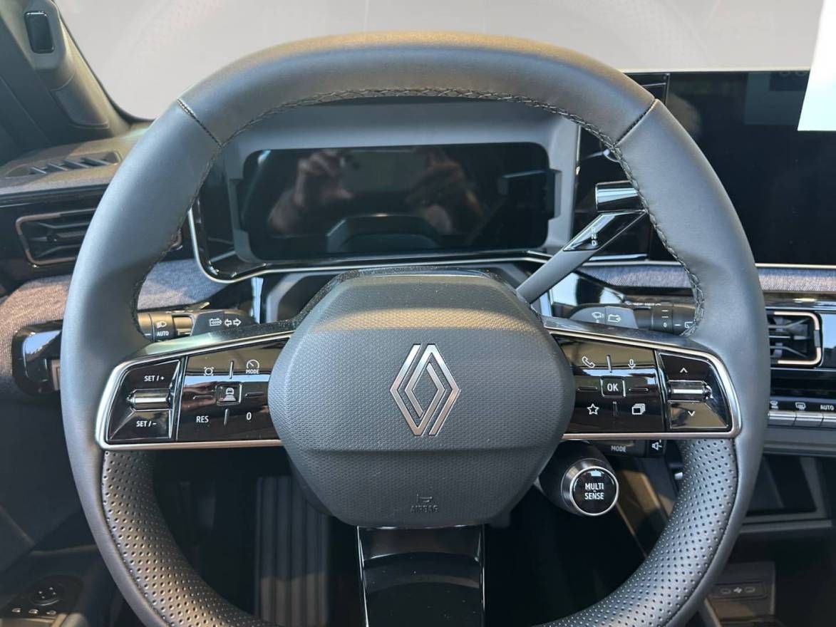 Fahrzeugabbildung Renault 4 E-Tech elektrisch Techno 'plein sud' 150 Comfo