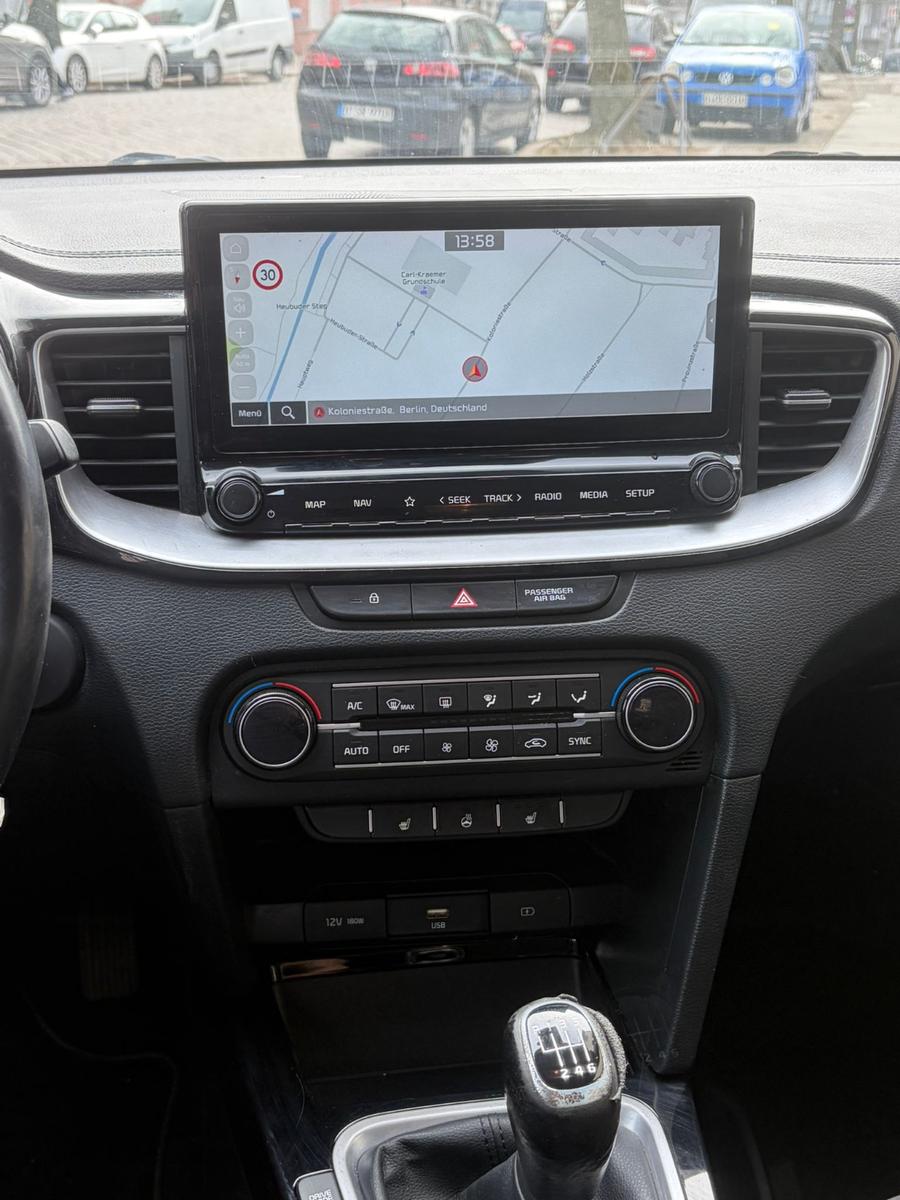 Kia cee'd Sportswagon 1.6 CRDi Hybrid Diesel / E