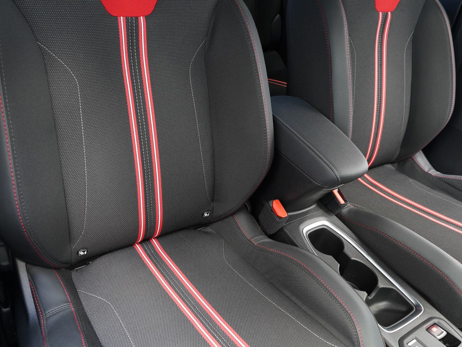 Fahrzeugabbildung Opel Corsa F e GS Line NAVI/KAMERA/11KW/SOH