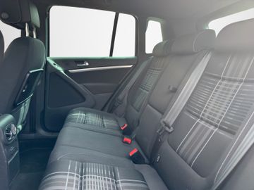 Volkswagen Tiguan - 10