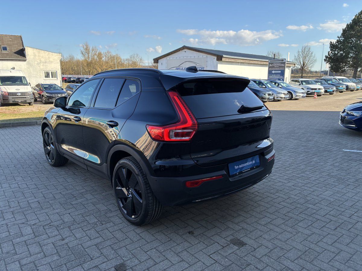 Volvo XC40 B3 Ultra Black Edition Pixel-Led Business M foto 8