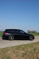 Mercedes-Benz C 300 4MATIC T-Modell | AMG | Pano | AHK | 360° - Mercedes-Benz C 300 in Aachen