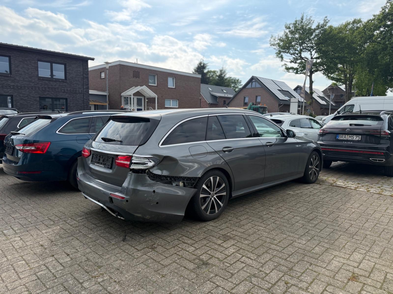 Mercedes-Benz E 350 T-Modell AMG-Line *UNFALL*WIDESCREEN*S-DAC