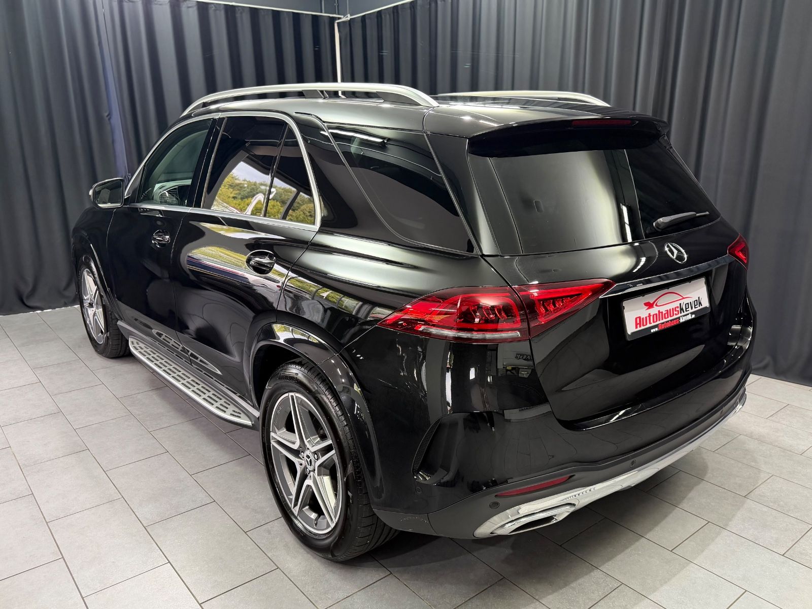 Fahrzeugabbildung Mercedes-Benz GLE 350 d 4Matic |AMG-LINE|AHK|PANO