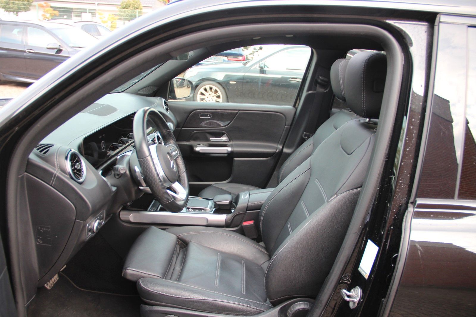 Mercedes-Benz GLB 200 AMG Line Night Wide Pano RFK 7 Sitzer foto 9