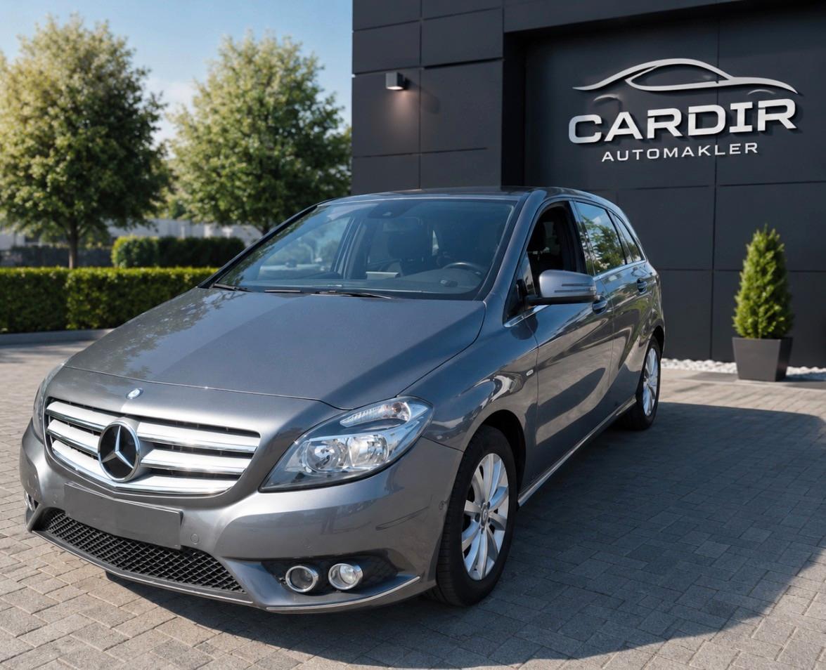 Mercedes-Benz B 180 SHZ Navi PDC Automatik Pano