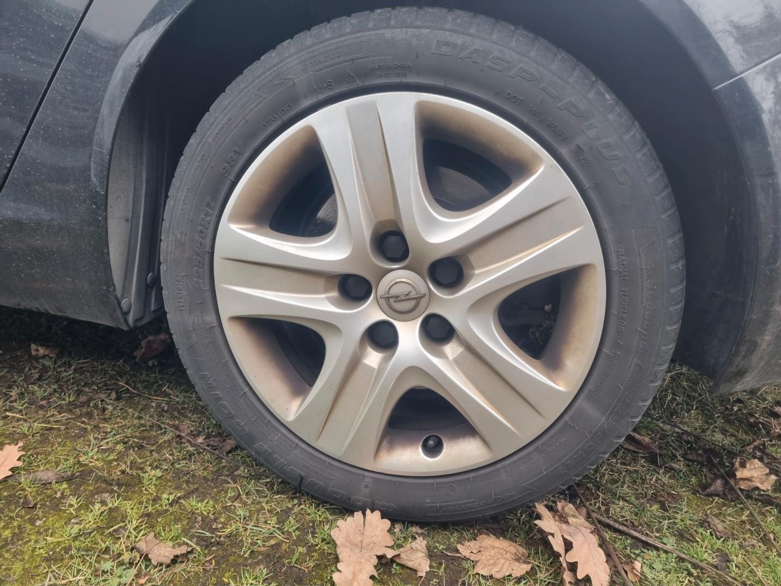 Opel Insignia 2010 — photo 18