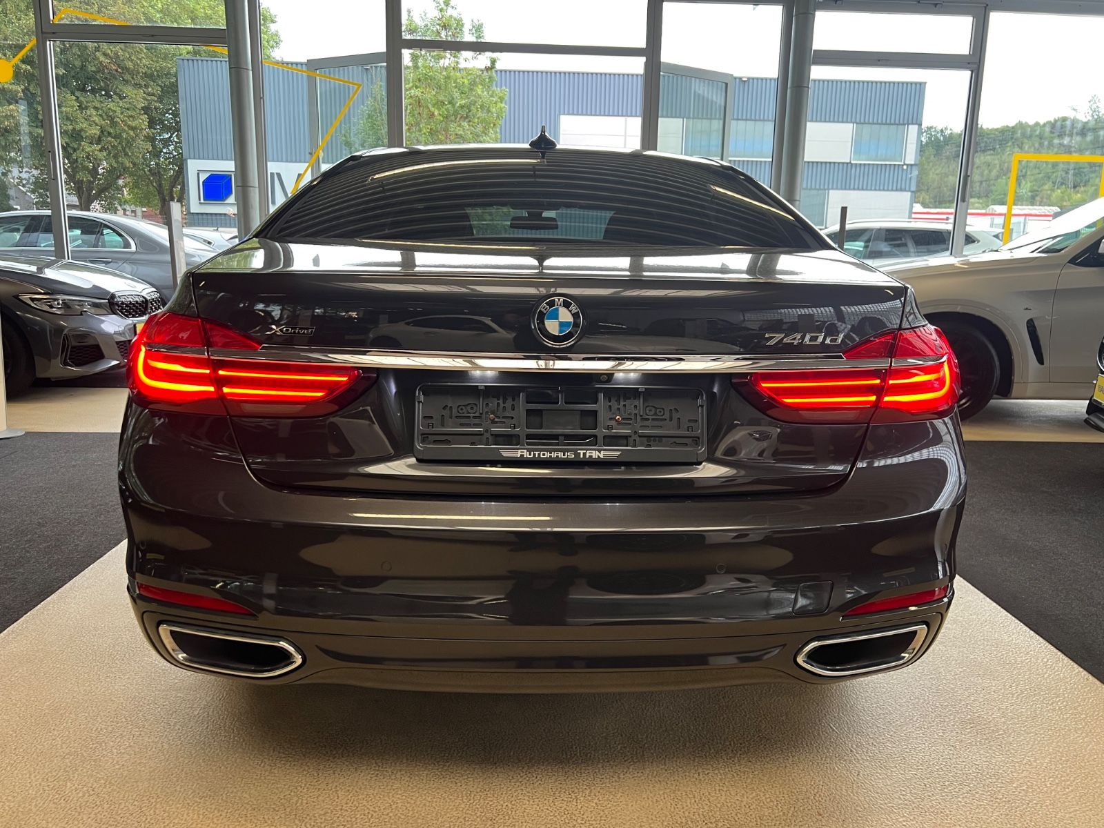 Fahrzeugabbildung BMW 740 d xDrive *MASSAGE* LEDER EXCLUSIVE *