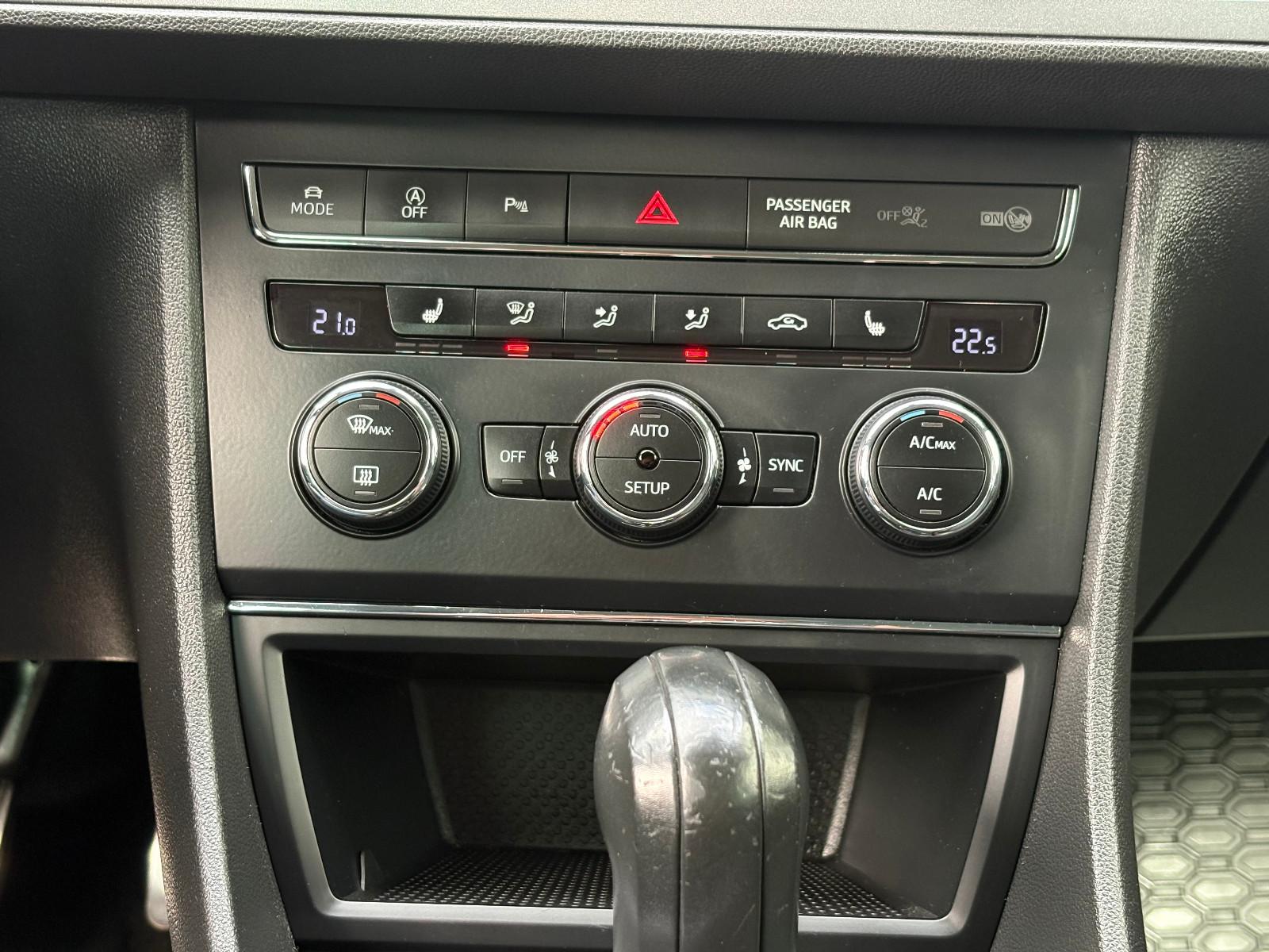 Seat Leon 2015 — photo 17