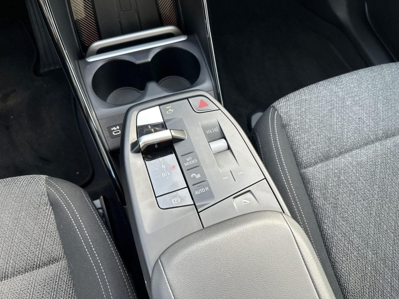 BMW X1 xDrive20d AHK,DA+,AdpLED,KomZug,AktiSi,Kamera foto 10