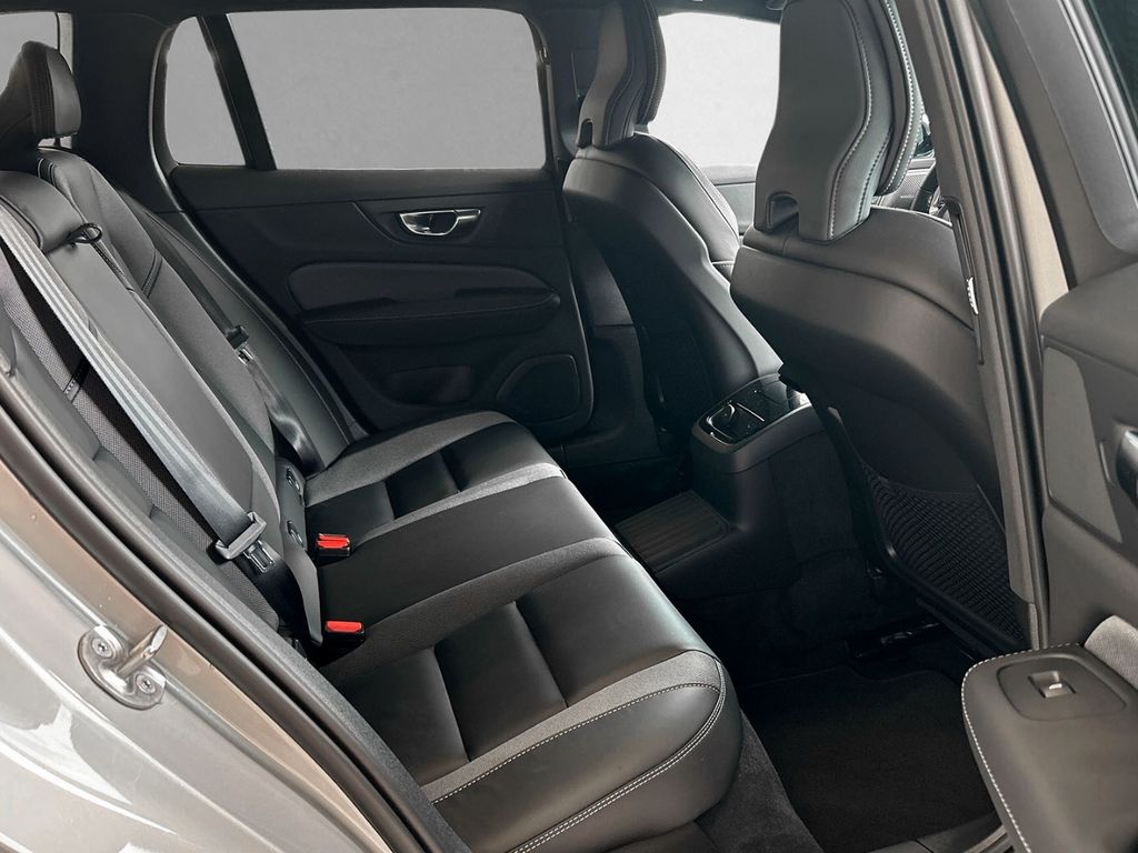 Volvo V60 Plus Dark T6 Recharge Plug-In Hybrid AWD