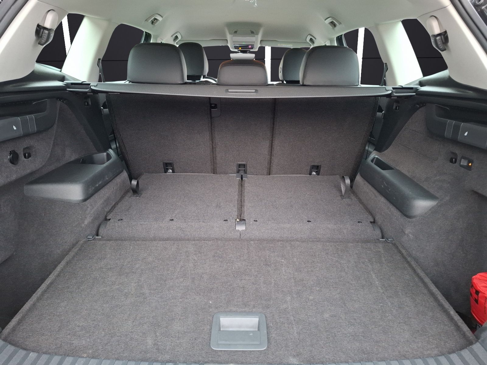 Fahrzeugabbildung Volkswagen Tayron TDI Life DSG 4M 7-Si Matrix AHK Navi AID