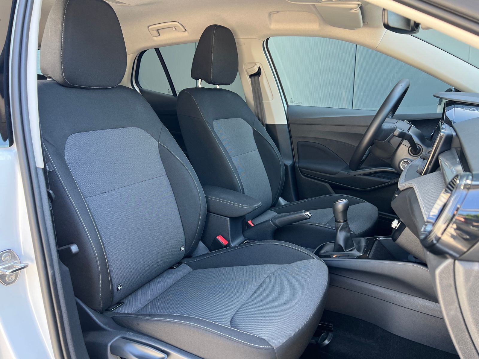 Fahrzeugabbildung SKODA Fabia Selection Tour 1.0 TSI *Vorb. AHK, LED, Ka