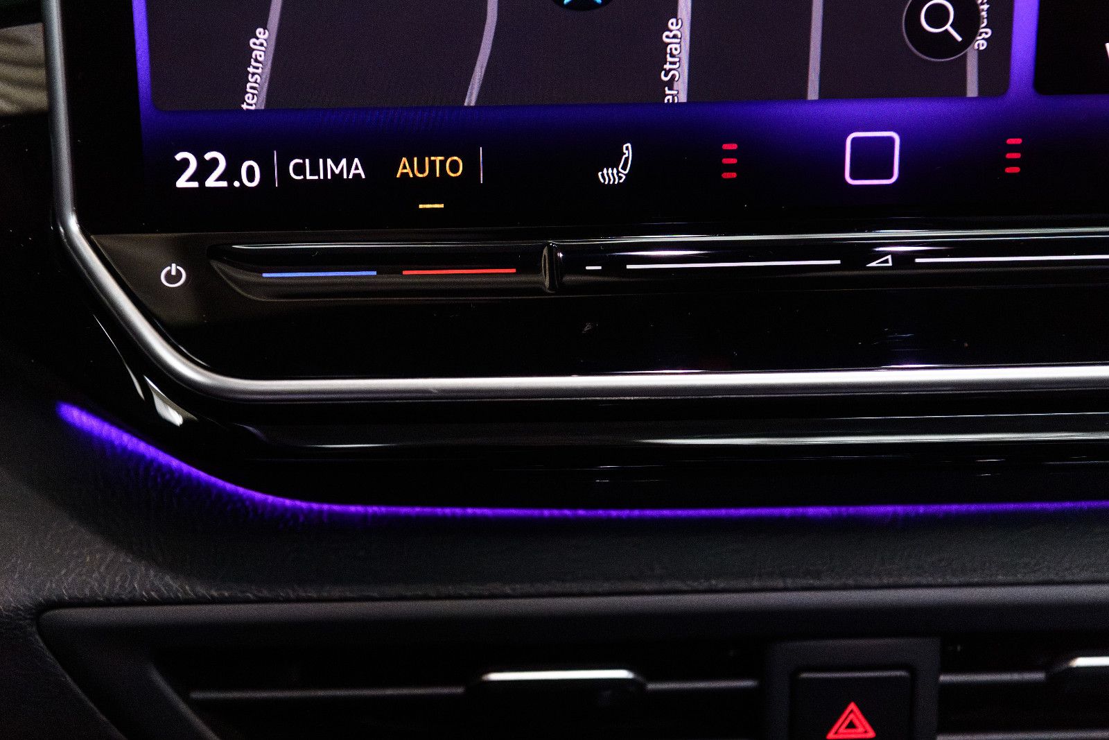 Fahrzeugabbildung Volkswagen ID.4 250 GTX 4Motion IQ-LED+AHK+E-SITZE+PANO+HuD