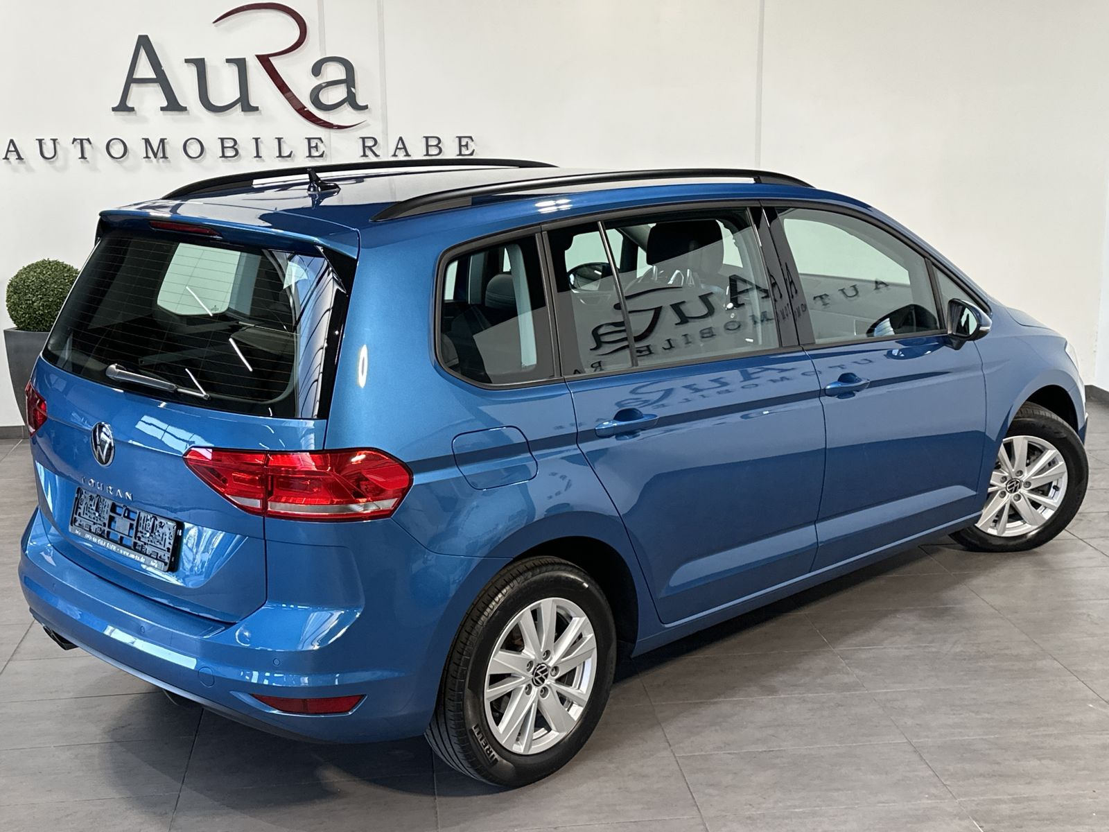 Fahrzeugabbildung Volkswagen Touran 2.0 TDI DSG IQ-DRIVE NAV+LED+KAM+ACC+VC