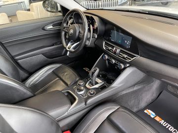 Alfa Romeo Giulia 2,2 JTDM Executive *BI-XENON*ACC*AHK*LED*