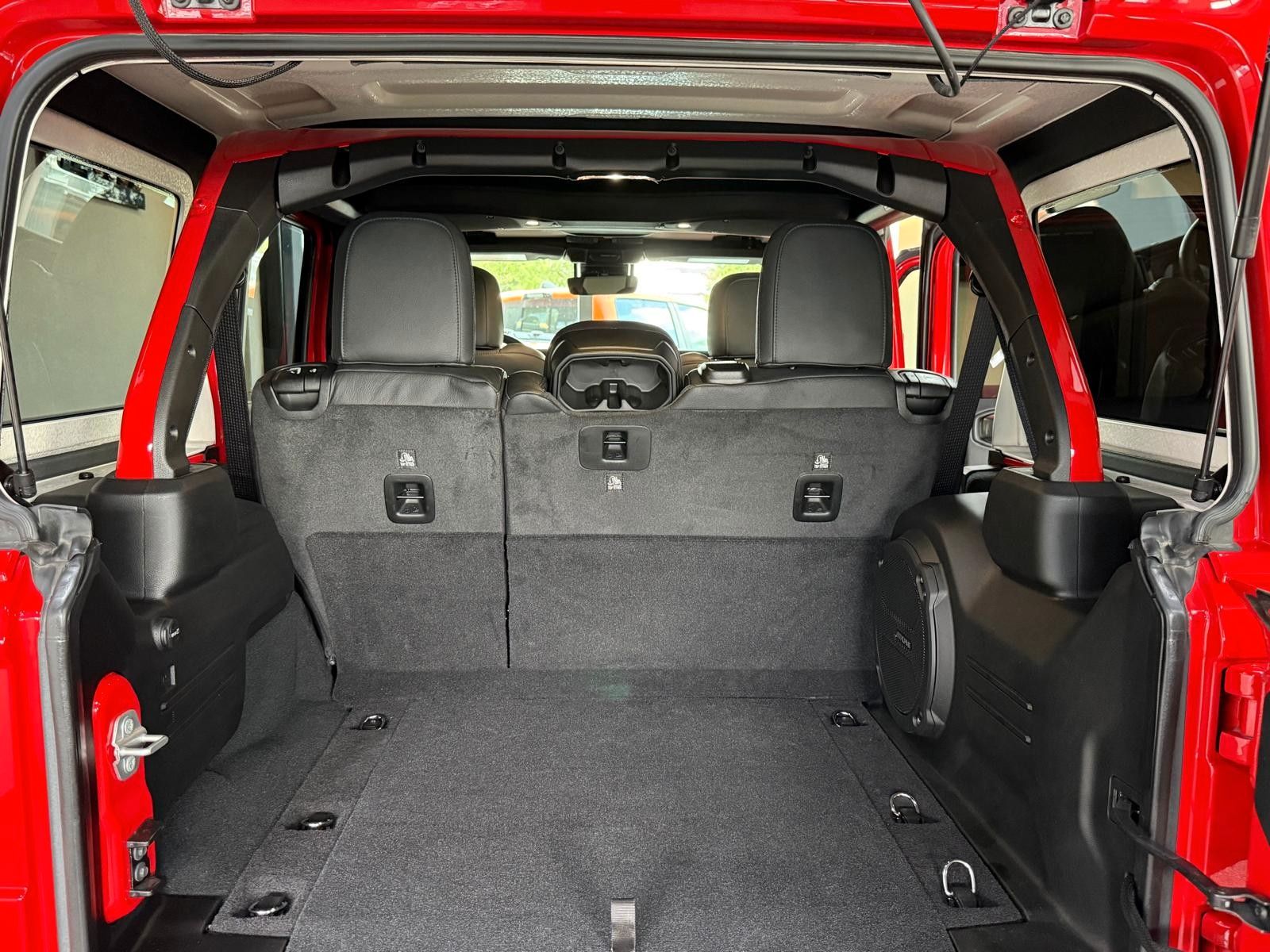 Fahrzeugabbildung Jeep RUBICON 392-6.4L HEMI V8-AHK 3500KG-35"