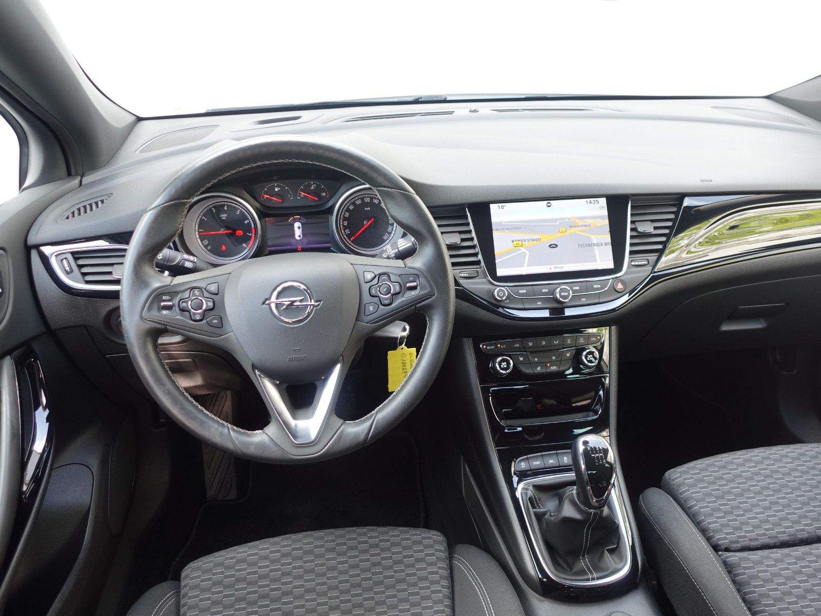 Fahrzeugabbildung Opel Astra 1.6Turbo Dynamic Navi,OPC-Line,SHZ,Standhz