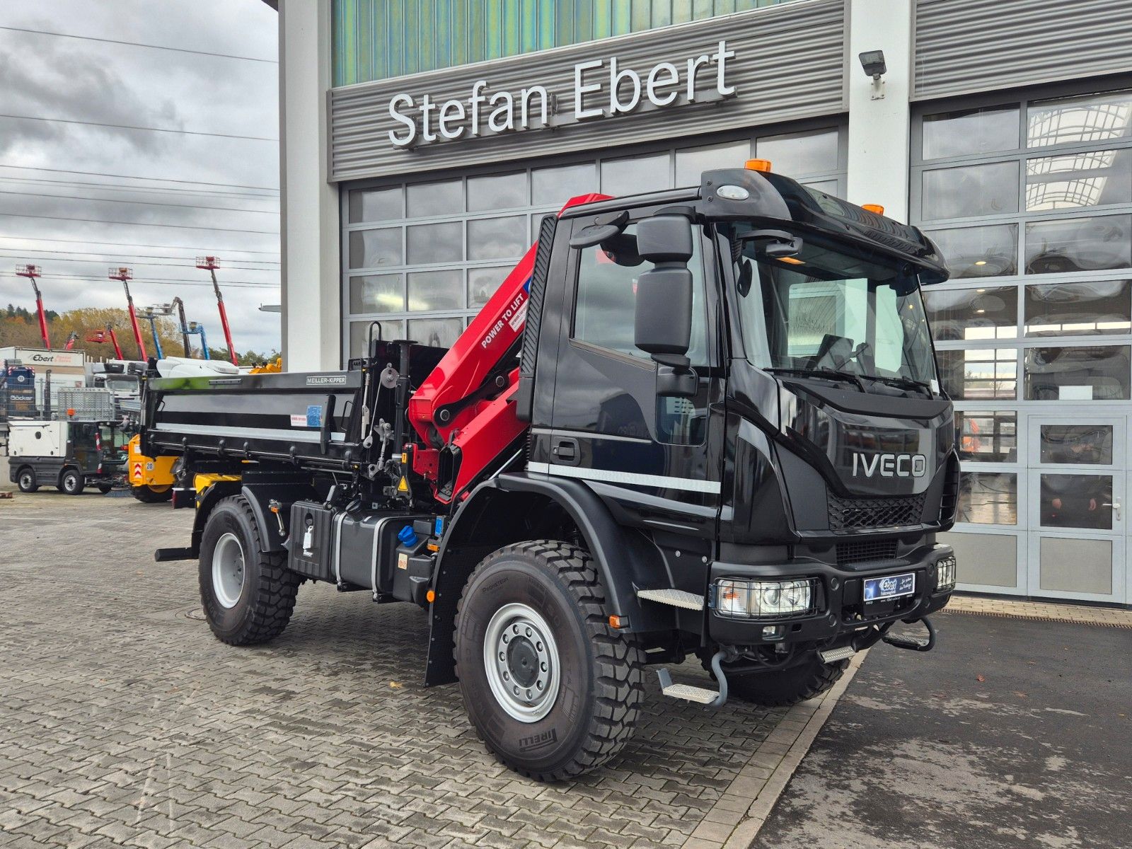 Fahrzeugabbildung Iveco Eurocargo ML150E32WS 4x4 Kran HMF 1130K Funk AHK