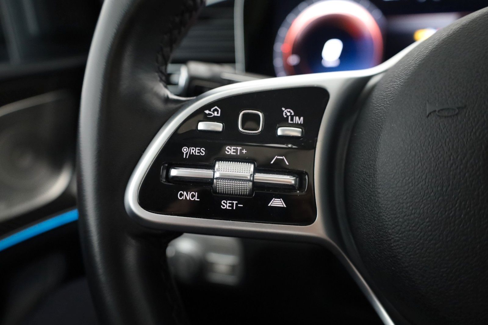 Fahrzeugabbildung Mercedes-Benz GLE 350 e 4M,Navi,LED,360Kamera,Panorama,ACC,AHK