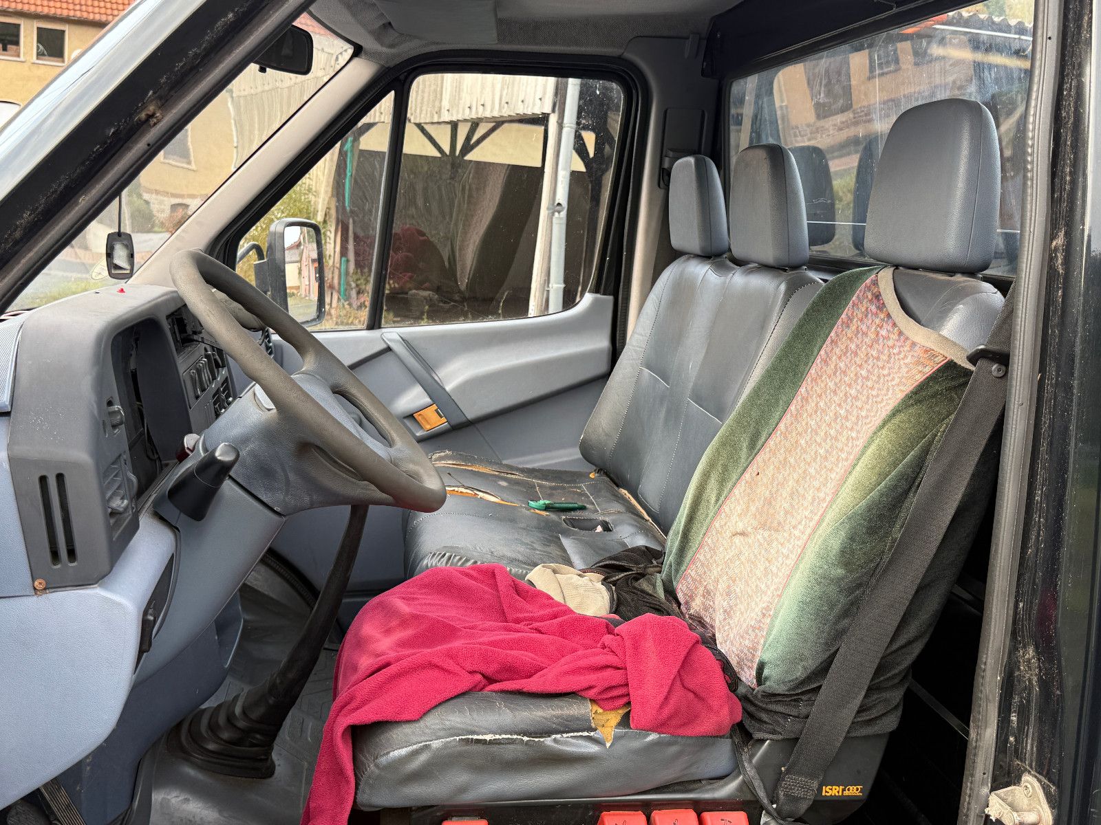 Fahrzeugabbildung Mercedes-Benz Sprinter 412 D Abschleppwagen Klima 3-Sitzer
