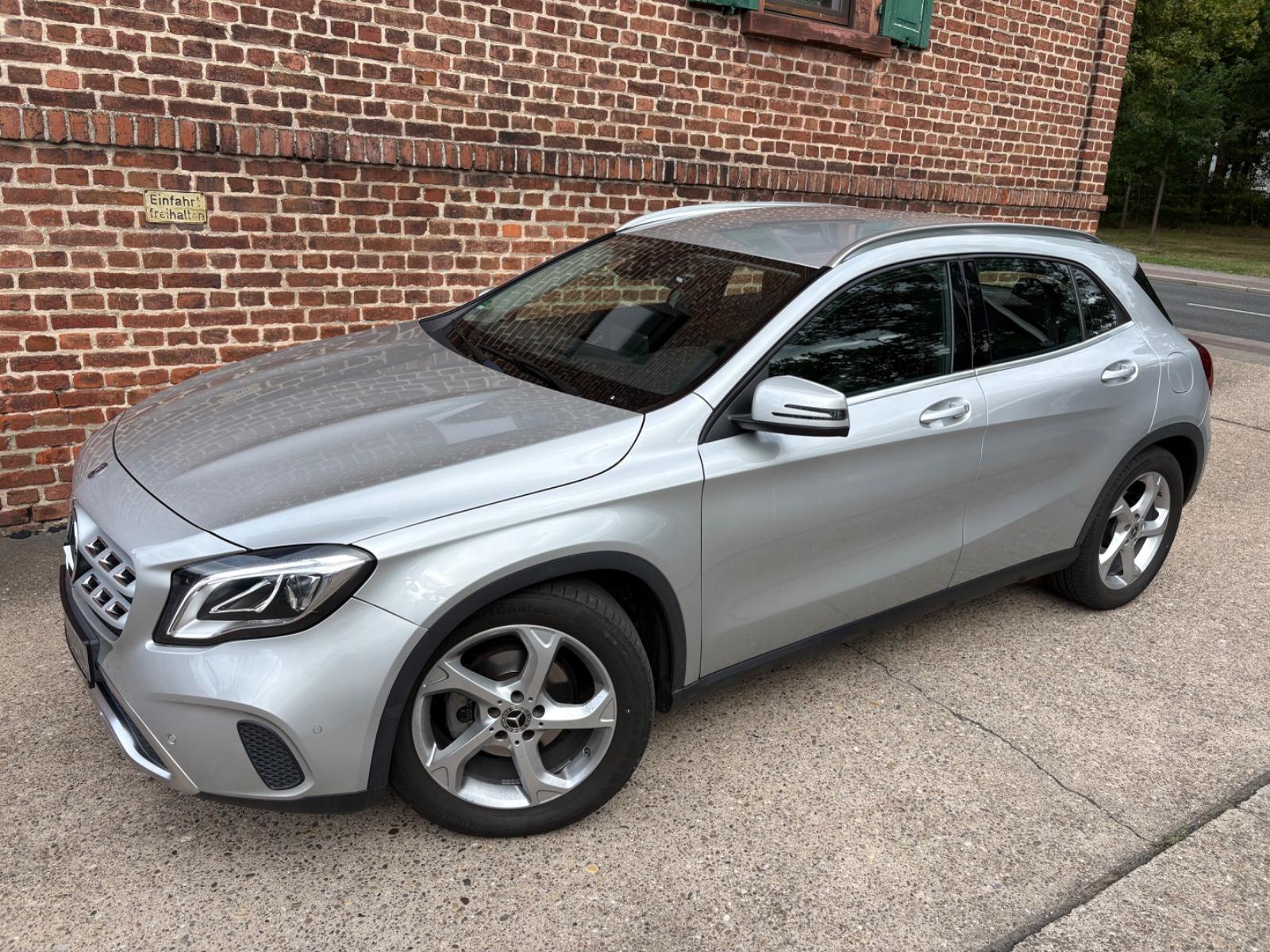Mercedes-Benz GLA 180 Automatik Kamera Navi 8x Alu uw.