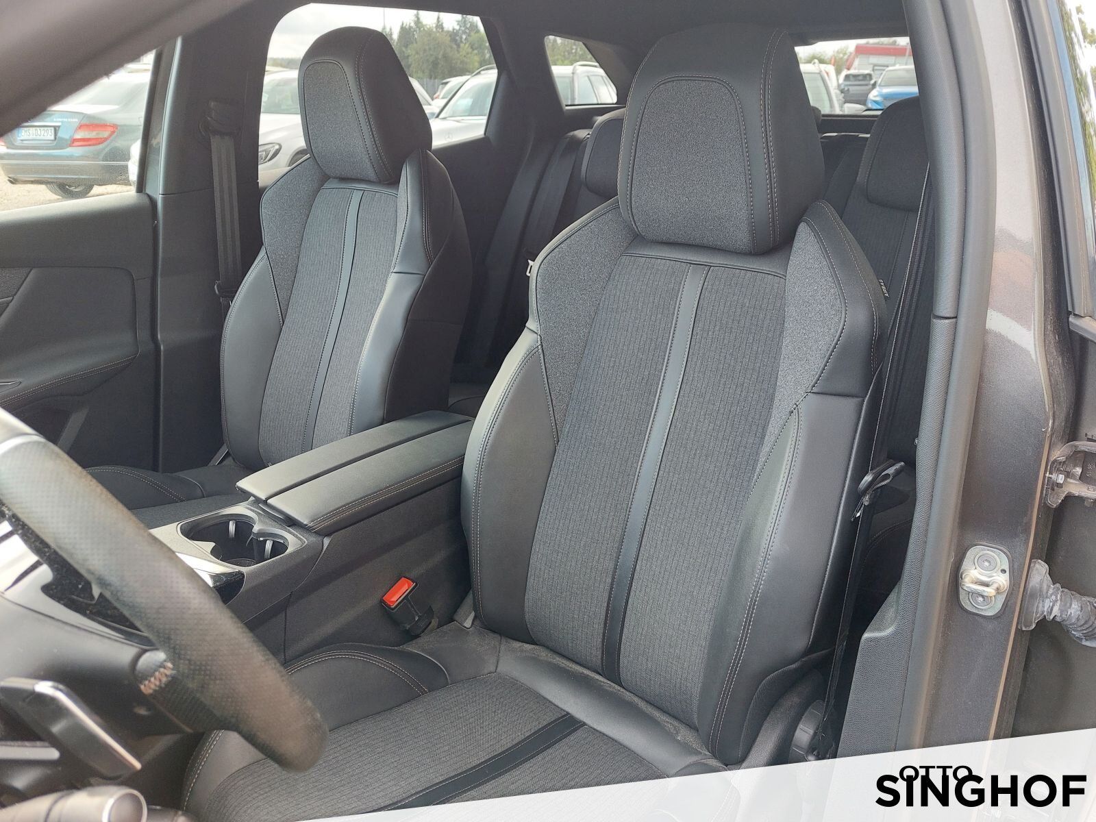Fahrzeugabbildung Peugeot 3008 1.5 BlueHDi +360°+Navi+LED+elektr.Heck+TOTW