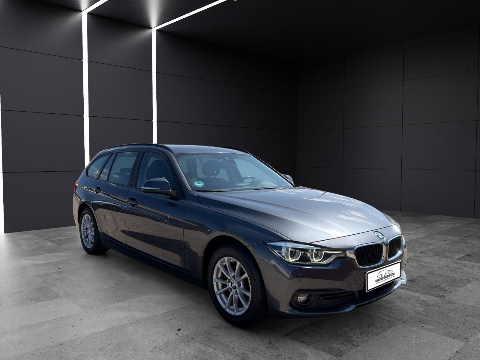 Fahrzeugabbildung BMW 316 Toruring Advantage *LED*Navi*SitzHZ*BlueTH*