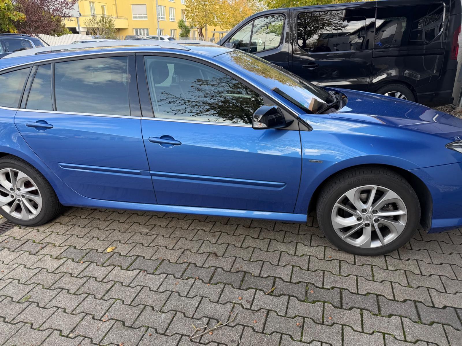 Renault Laguna 2015 — interior