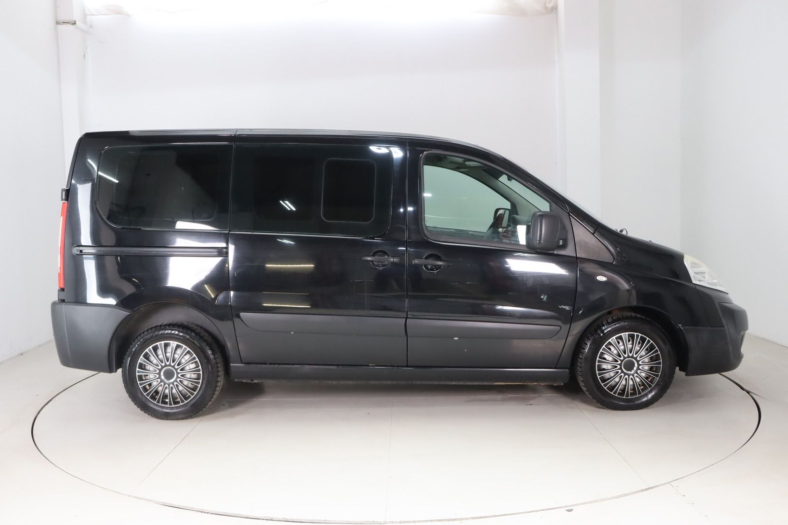 Fahrzeugabbildung Peugeot Expert Tepee 1.6HDI COOL 8 Sitzer