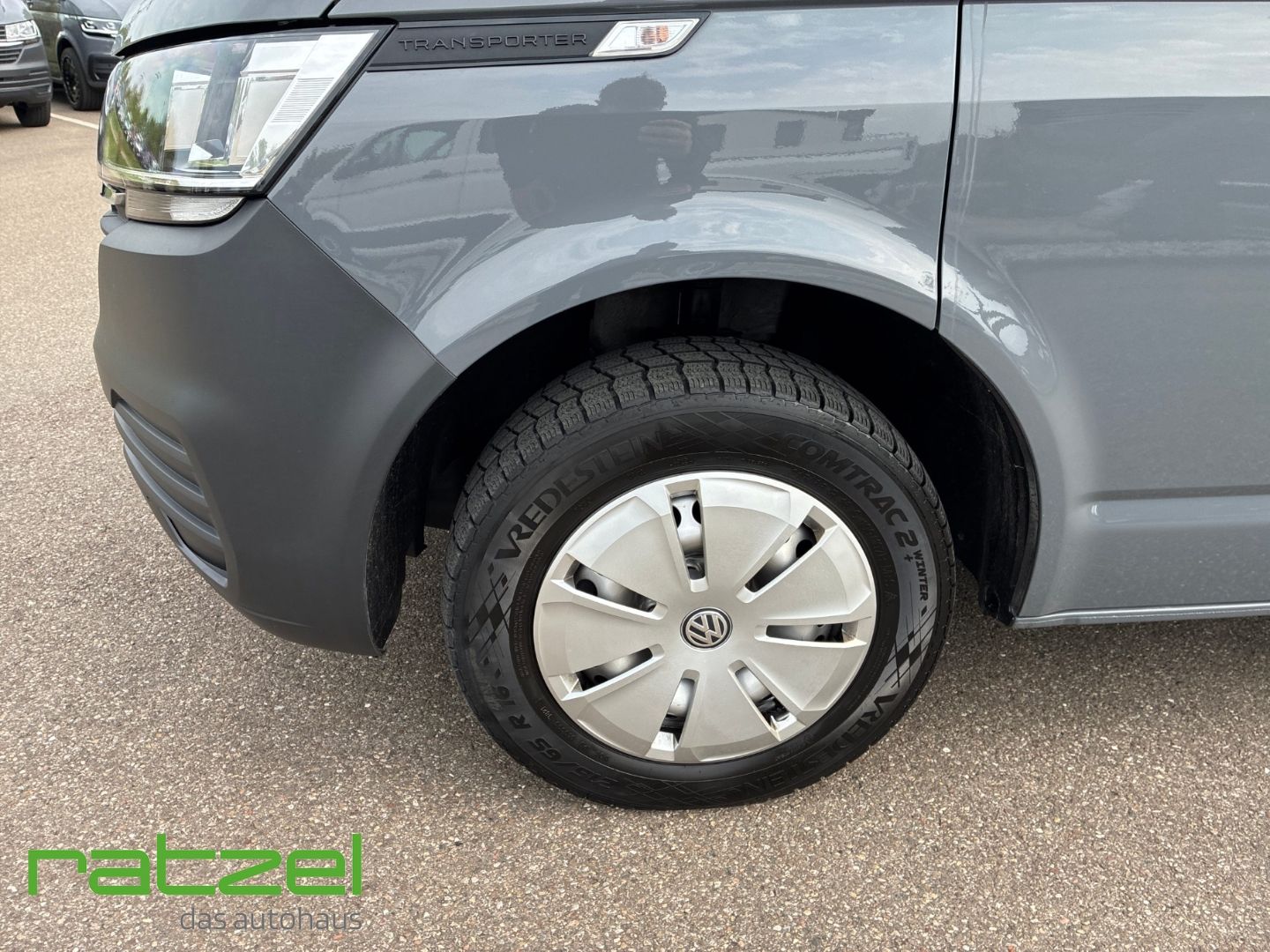 Fahrzeugabbildung Volkswagen T6.1 Transporter KR 2.0 TDI DAB PDC Berganfahras