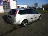 Ford Focus 1,4 Ambiente,AHK,Klima - Ford Focus aus 2005: Kombi