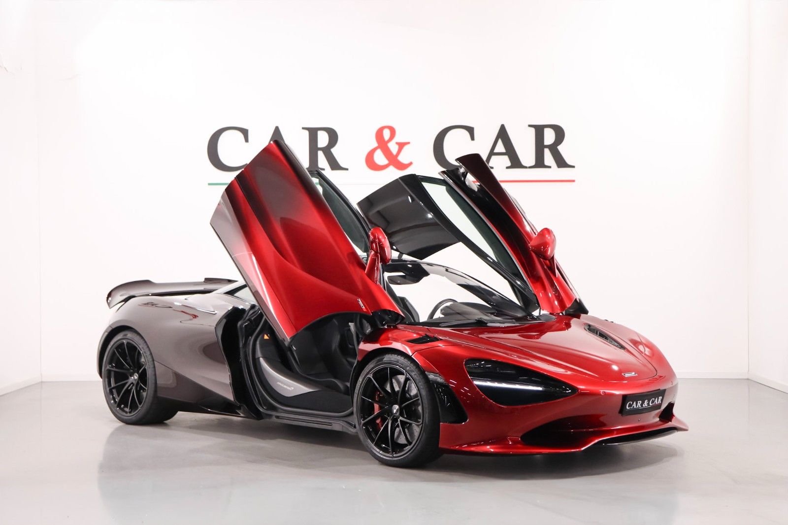 MCLAREN 750S