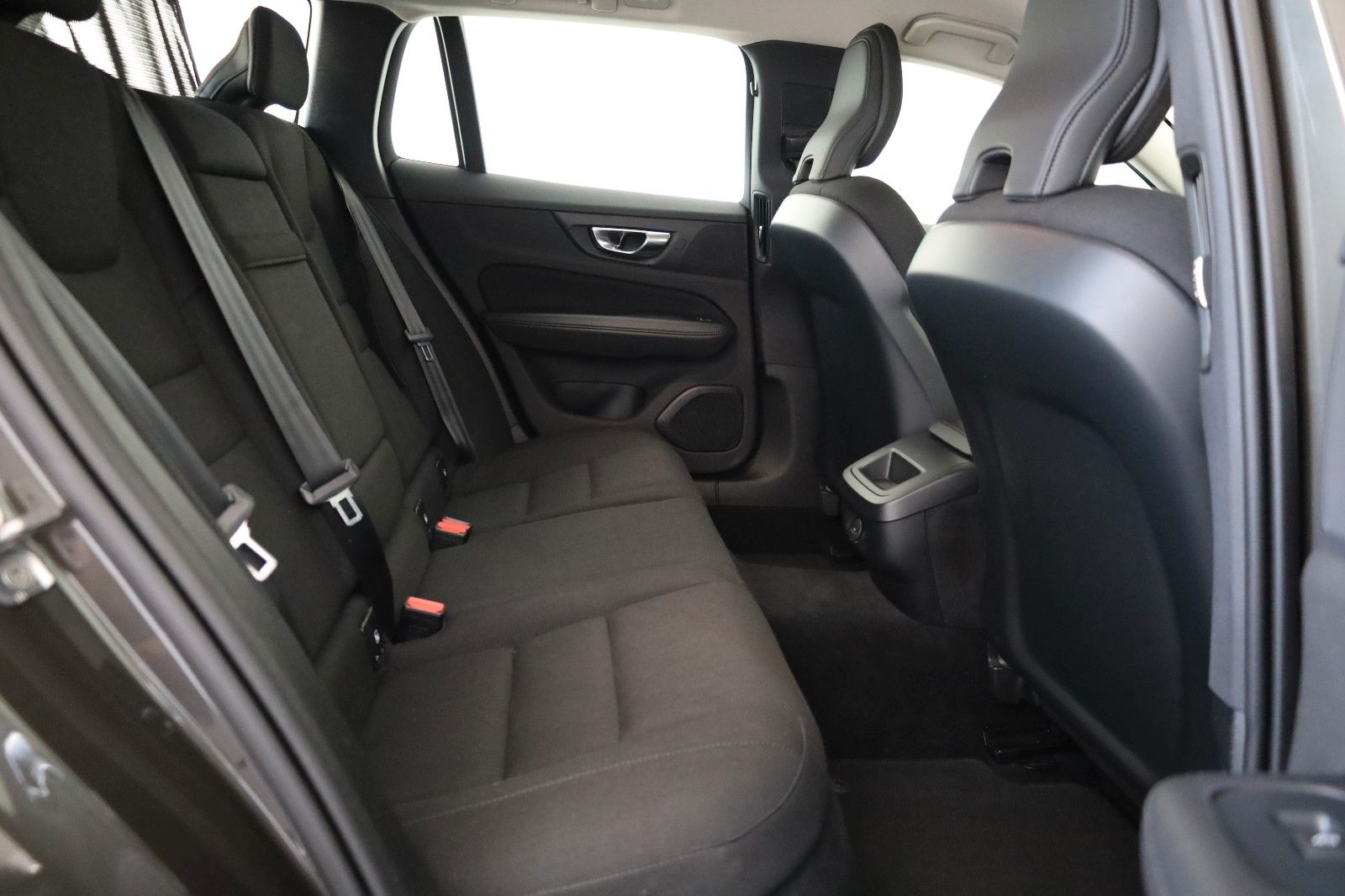 Fahrzeugabbildung Volvo V60 Momentum Pro,Navi,LED,SH,Kamera,DAB,