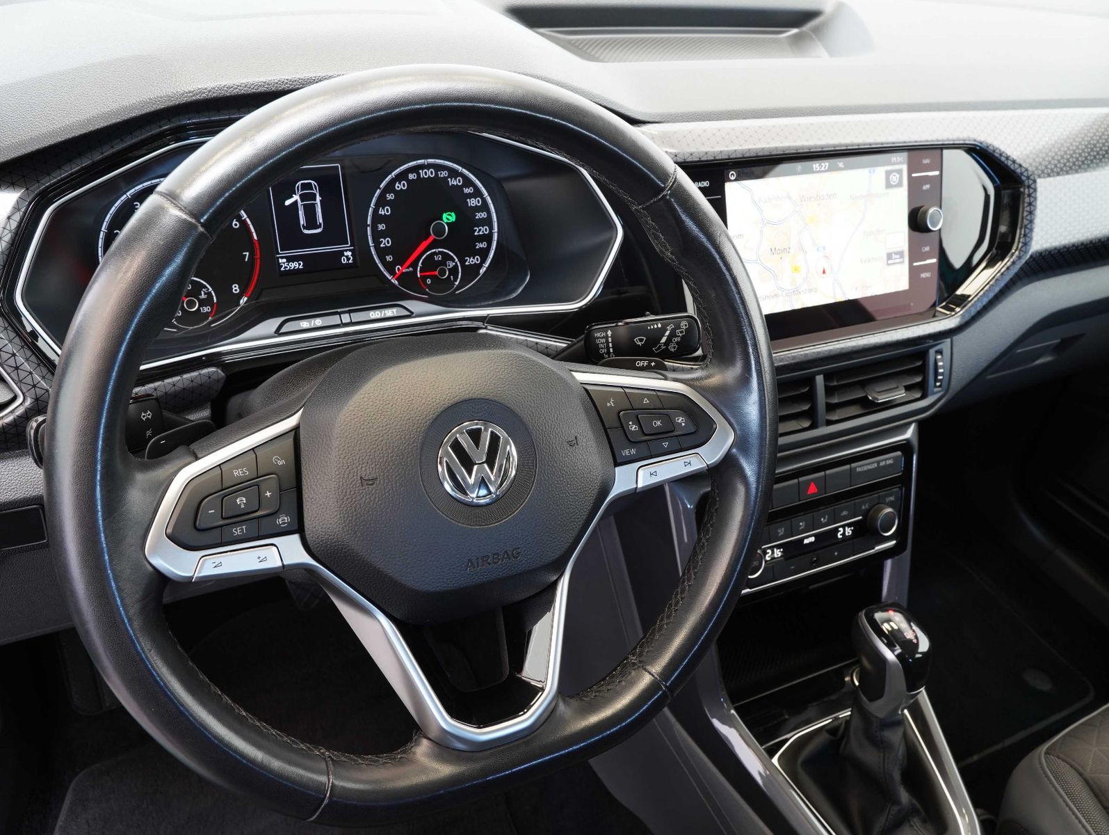 Fahrzeugabbildung Volkswagen T-Cross 1.5 TSI DSG Style R-LINE-EXTERIEUR