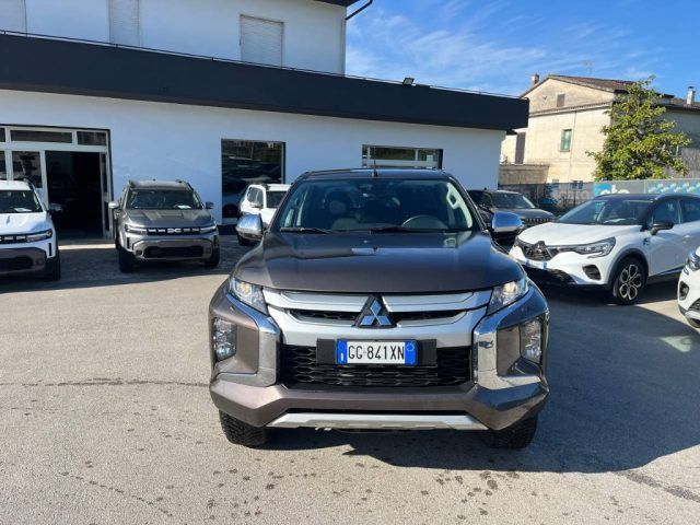 Другие MITSUBISHI L200 2.3 D Double Cab 4x4 Super Selec