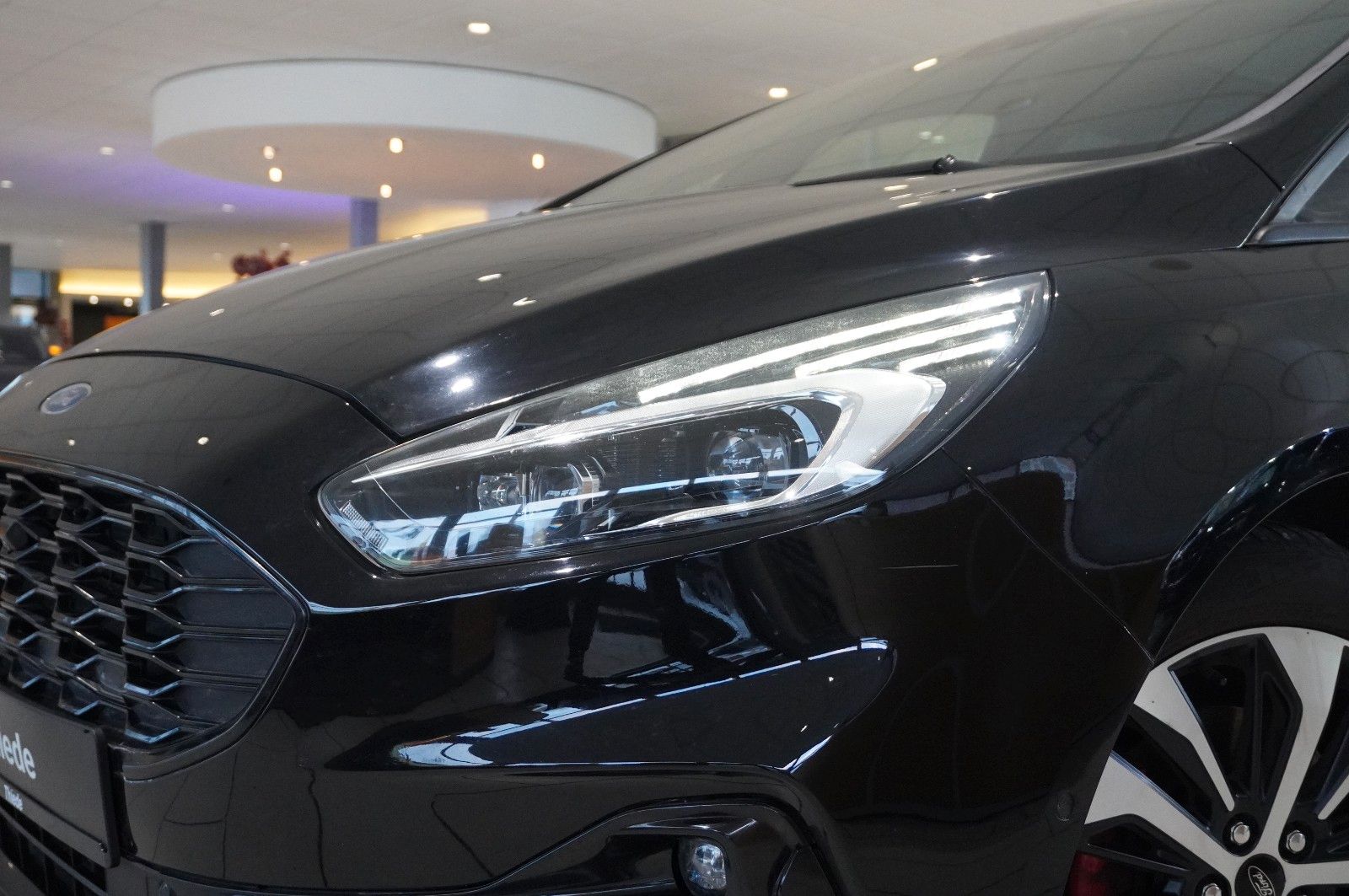 Fahrzeugabbildung Ford S-Max 2.0D ST LINE 7-SITZE NAVI/LED/KAMERA/AHK